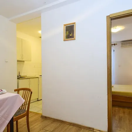 Guest house Dupin 1235 Vlasici