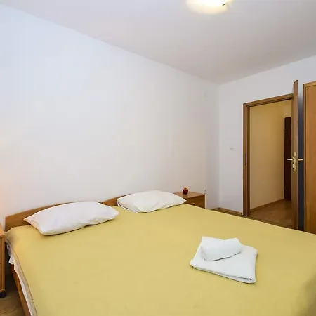 Dupin 1235 Guest house Vlasici