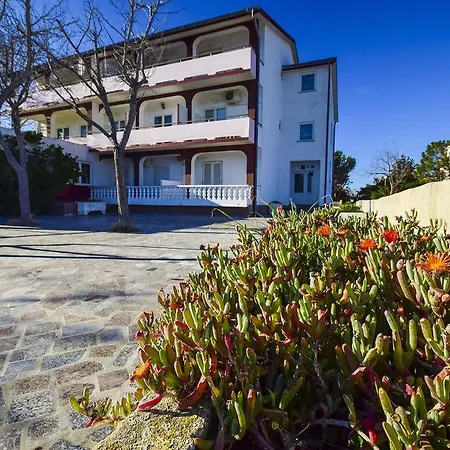 Guest house Dupin 1235