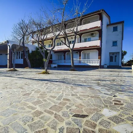 Guest house Dupin 1235 Vlasici