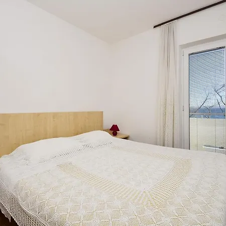 Dupin 1235 Pensión Vlašići