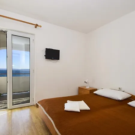 Dupin 1235 Pensión Vlašići