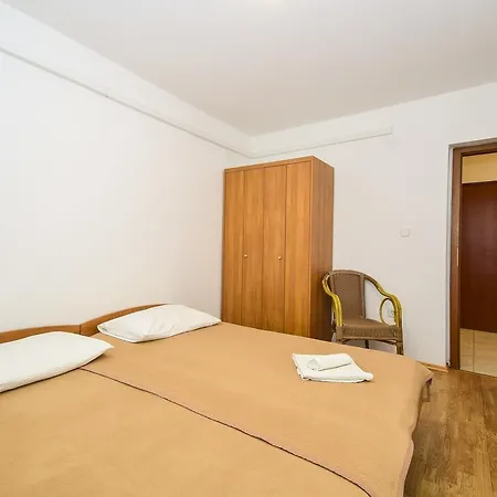 Pensión Dupin 1235 Vlašići