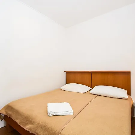 Pensión Dupin 1235 Vlašići